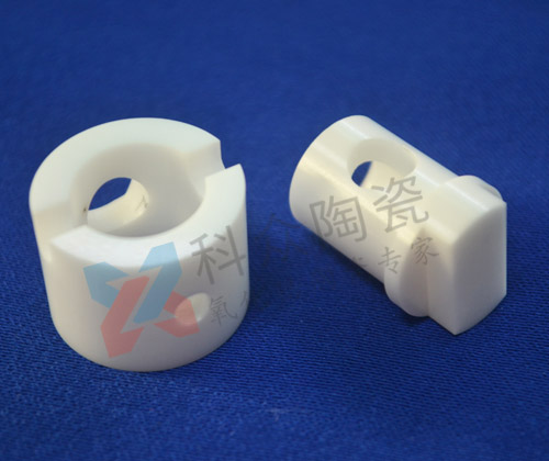 工業(yè)陶瓷在擠壓成型時(shí)應(yīng)注意什么？