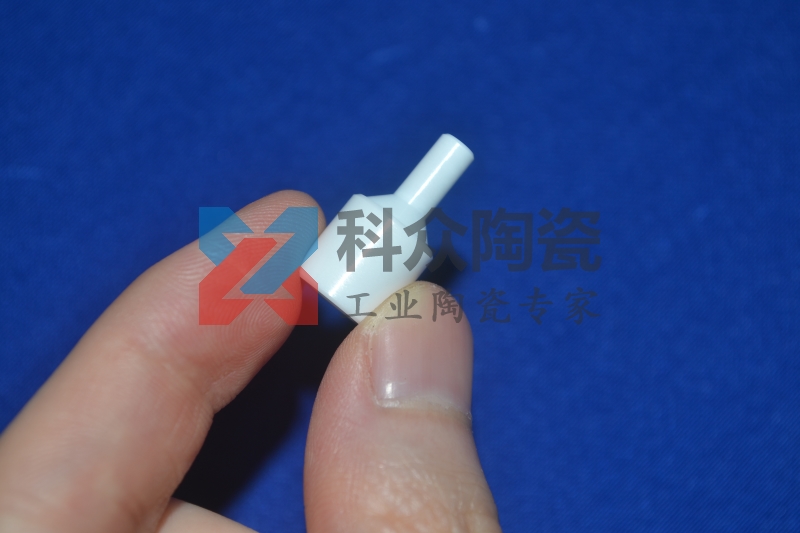 氧化鋯陶瓷推桿的特點體現(xiàn)在什么方面？