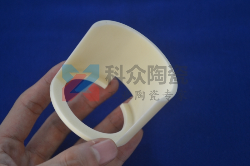 對(duì)比傳統(tǒng)鋼材氧化鋁陶瓷具有哪些優(yōu)勢(shì)？